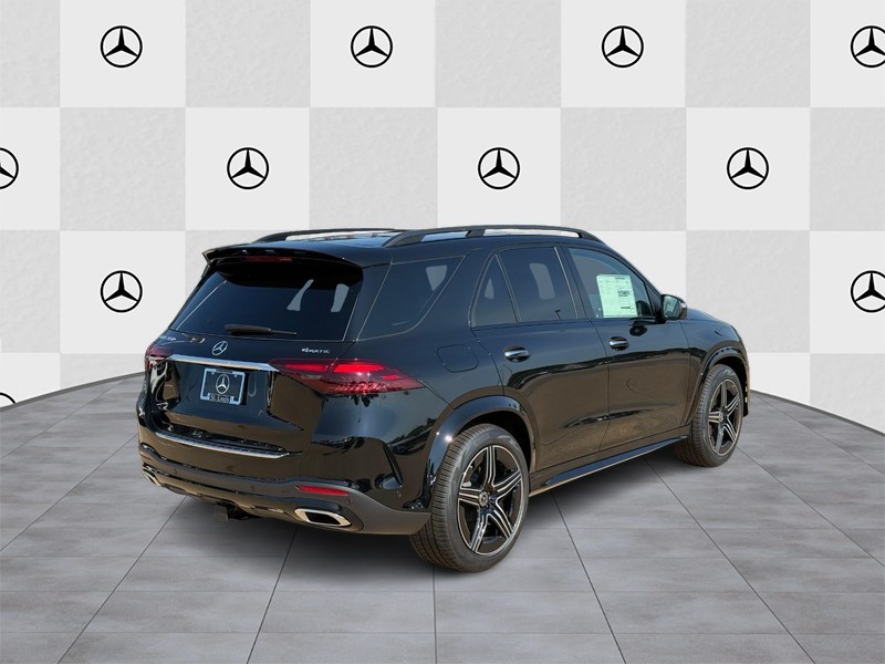 Mercedes-Benz GLE Vehicle Full-screen Gallery Image 3