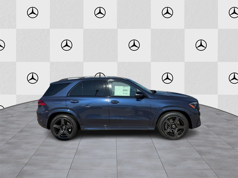 Mercedes-Benz GLE Vehicle Full-screen Gallery Image 2