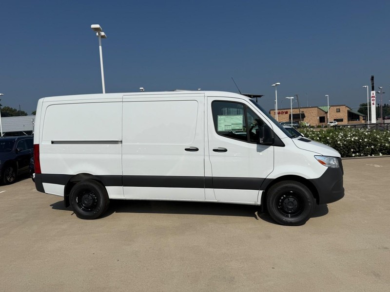 Mercedes-Benz Sprinter Van Vehicle Full-screen Gallery Image 2