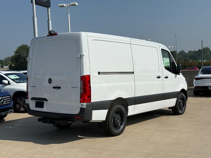 Mercedes-Benz Sprinter Van Vehicle Full-screen Gallery Image 3