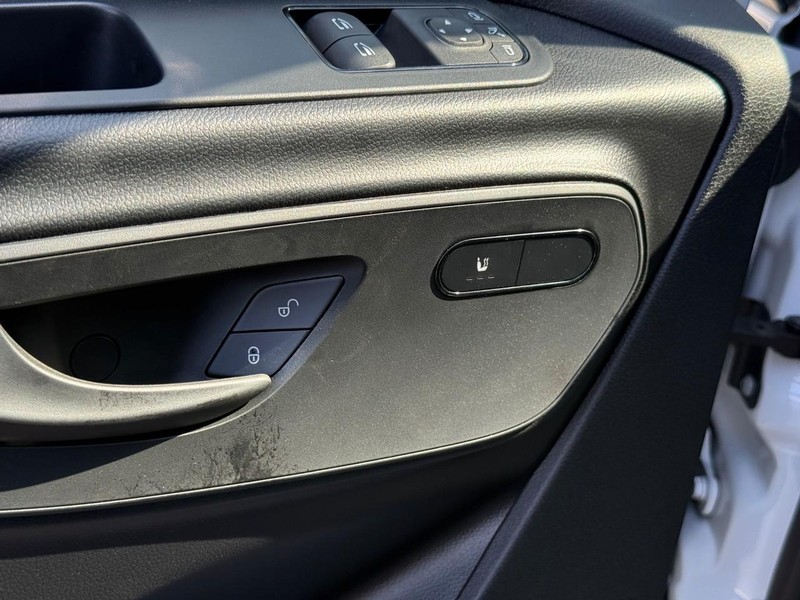 Mercedes-Benz Sprinter Van Vehicle Full-screen Gallery Image 4