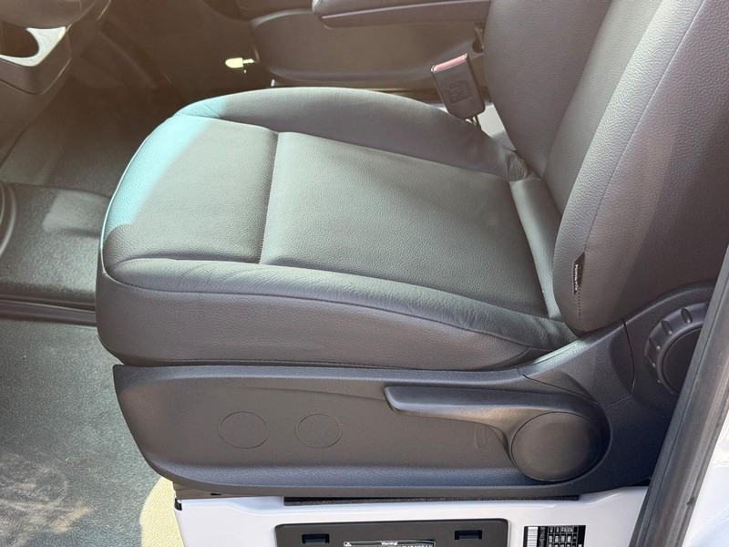 Mercedes-Benz Sprinter Van Vehicle Full-screen Gallery Image 6