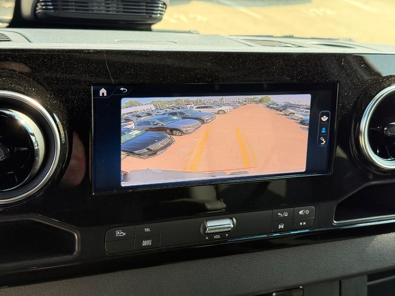 Mercedes-Benz Sprinter Van Vehicle Full-screen Gallery Image 12