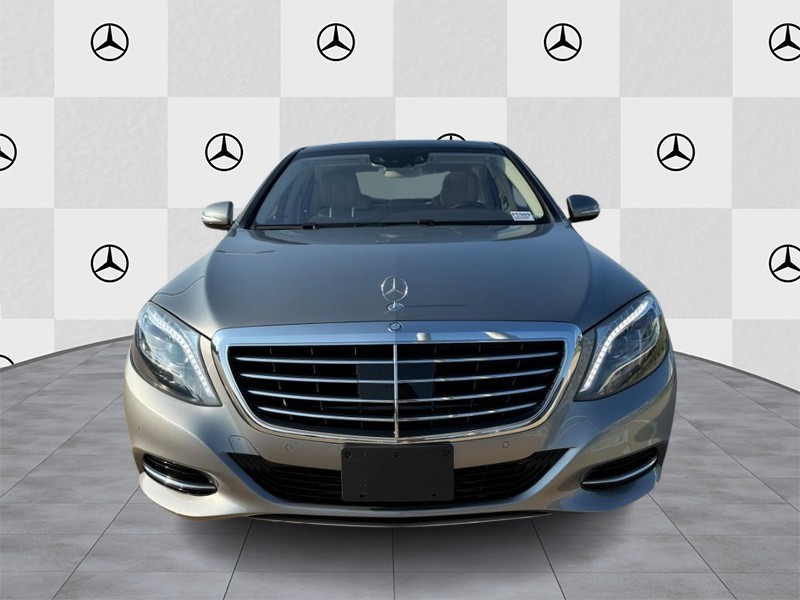 Mercedes-Benz S-Class Vehicle Full-screen Gallery Image 7