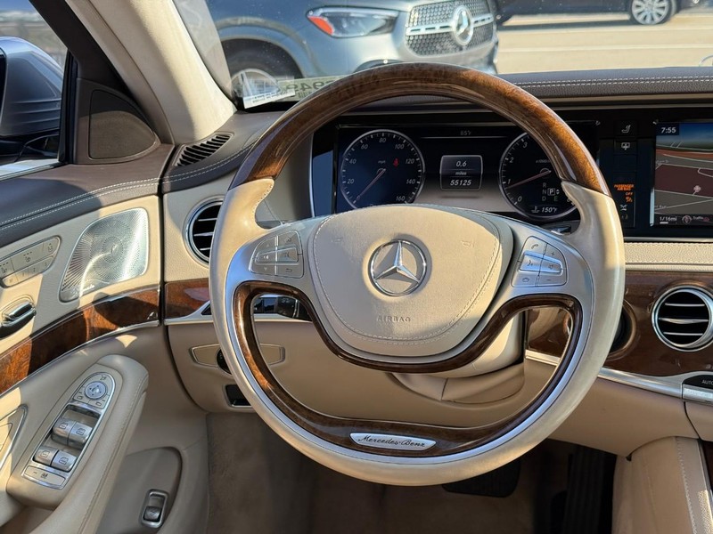 Mercedes-Benz S-Class Vehicle Full-screen Gallery Image 14