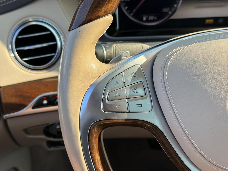 Mercedes-Benz S-Class Vehicle Full-screen Gallery Image 20