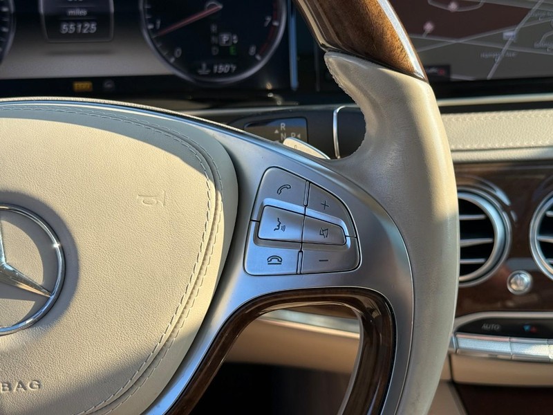 Mercedes-Benz S-Class Vehicle Full-screen Gallery Image 21