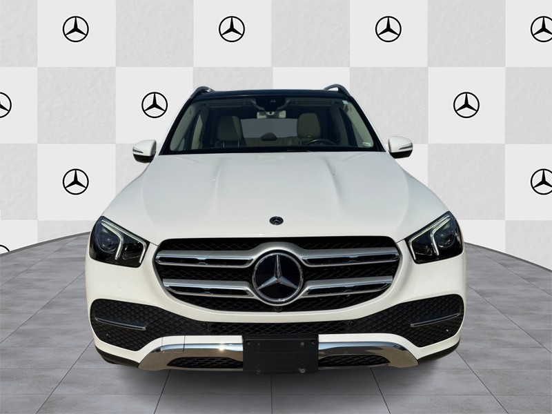 Mercedes-Benz GLE Vehicle Full-screen Gallery Image 7