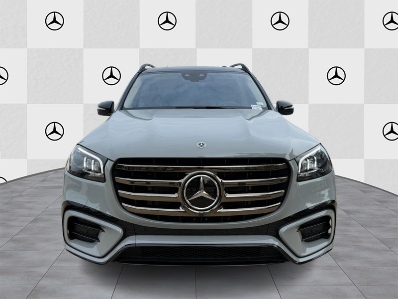 Mercedes-Benz GLS Vehicle Full-screen Gallery Image 7