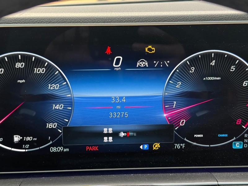 Mercedes-Benz GLS Vehicle Full-screen Gallery Image 22