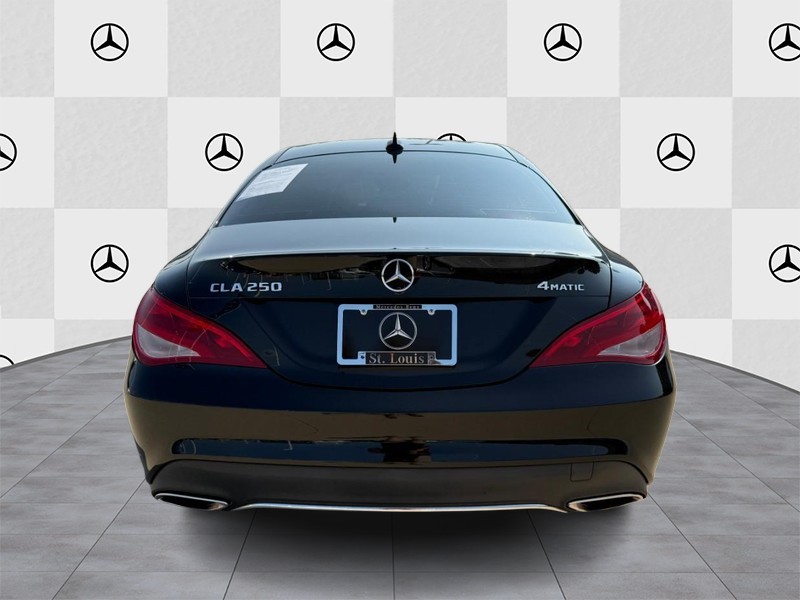 Mercedes-Benz CLA Vehicle Full-screen Gallery Image 06