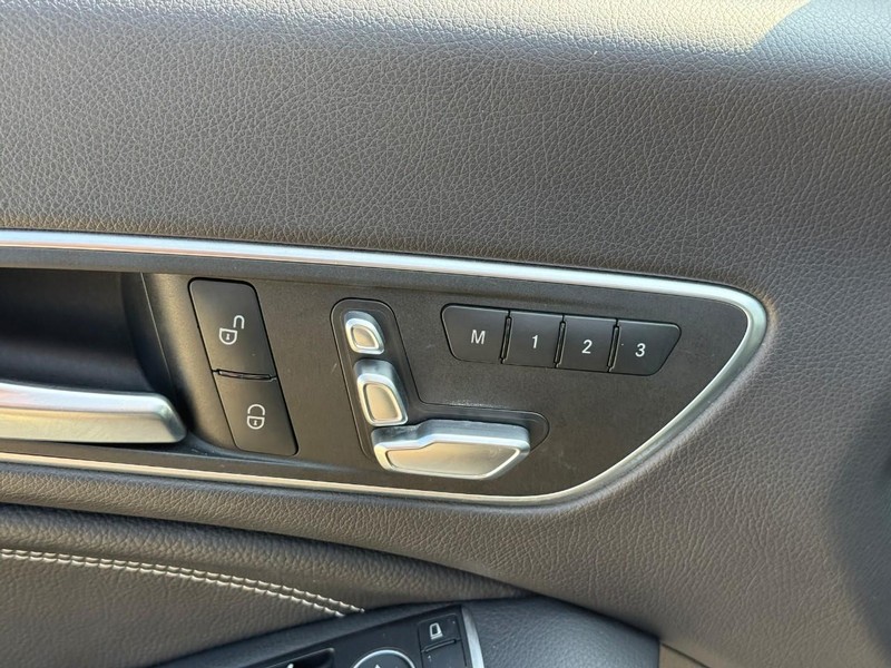 Mercedes-Benz CLA Vehicle Full-screen Gallery Image 14