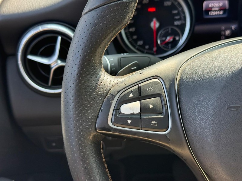 Mercedes-Benz CLA Vehicle Full-screen Gallery Image 16