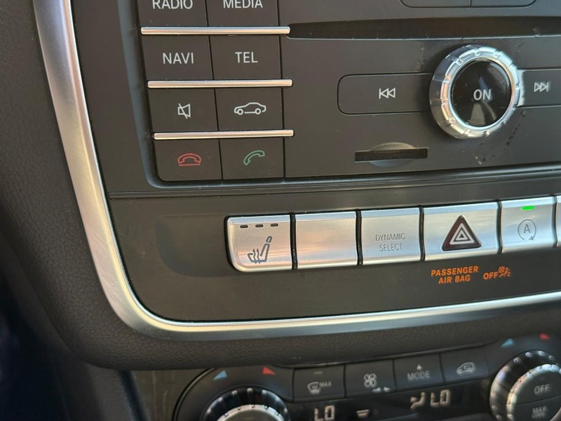 Mercedes-Benz CLA Vehicle Full-screen Gallery Image 19
