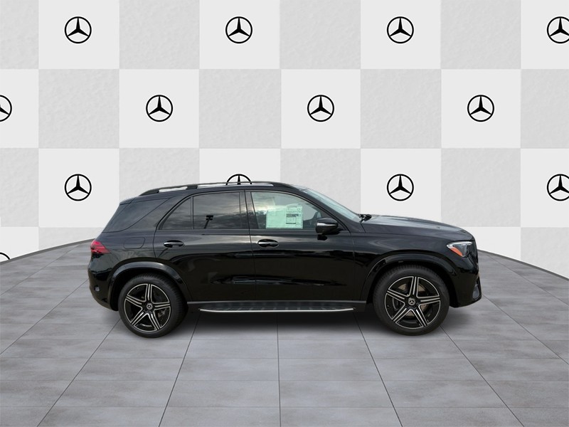 Mercedes-Benz GLE Vehicle Full-screen Gallery Image 2