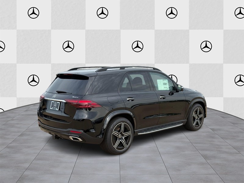 Mercedes-Benz GLE Vehicle Full-screen Gallery Image 3