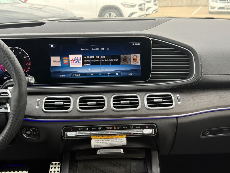 Mercedes-Benz GLS Vehicle Full-screen Gallery Image 11
