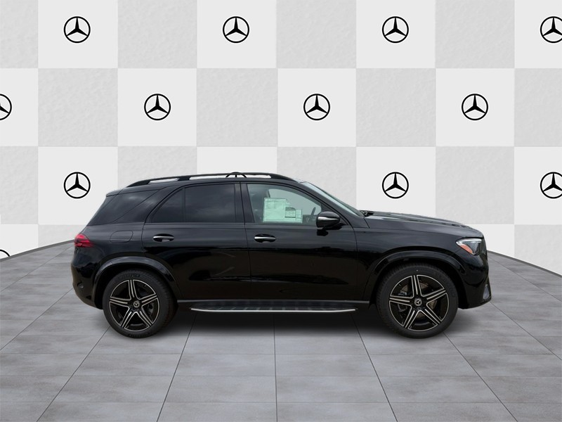 Mercedes-Benz GLE Vehicle Full-screen Gallery Image 2
