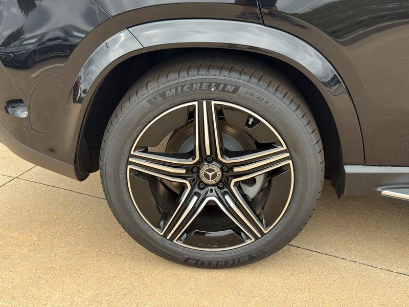 Mercedes-Benz GLE Vehicle Full-screen Gallery Image 6