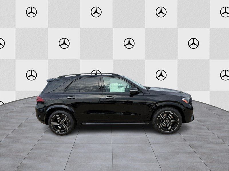 Mercedes-Benz GLE Vehicle Full-screen Gallery Image 2