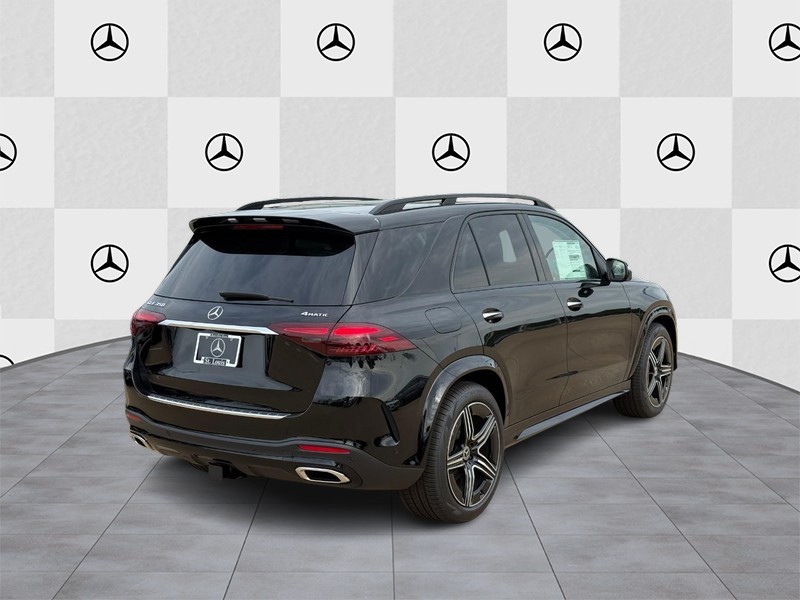 Mercedes-Benz GLE Vehicle Full-screen Gallery Image 3