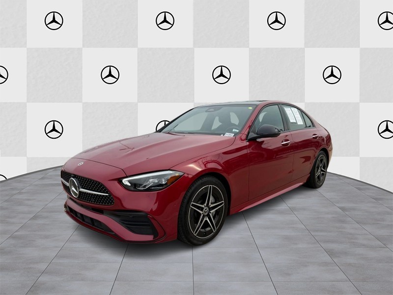 Mercedes-Benz C-Class Vehicle Full-screen Gallery Image 5