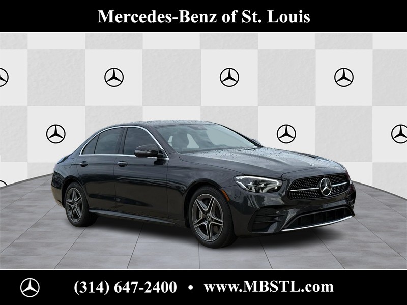 Mercedes-Benz E-Class Vehicle Full-screen Gallery Image 01