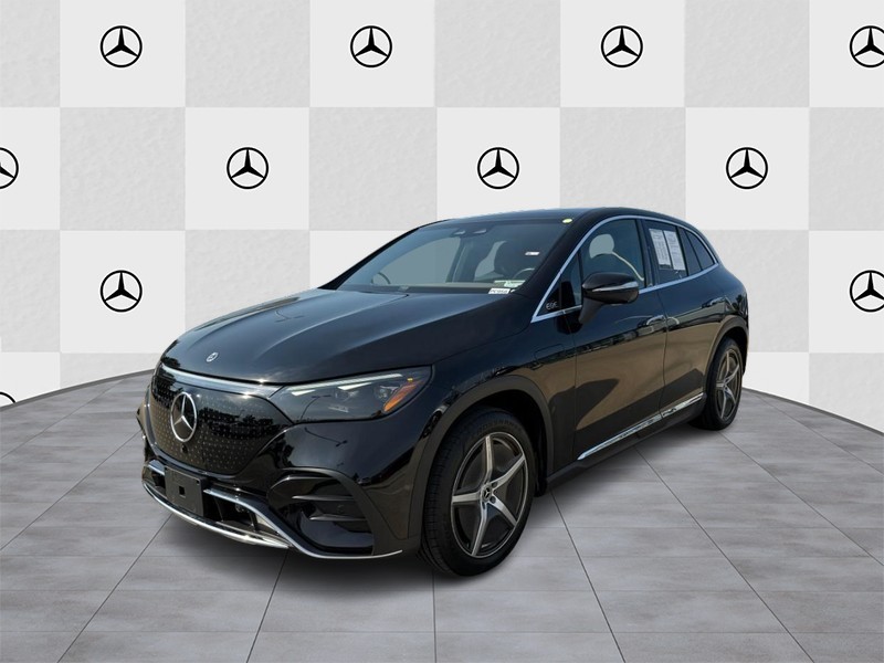 Mercedes-Benz EQE Vehicle Full-screen Gallery Image 05