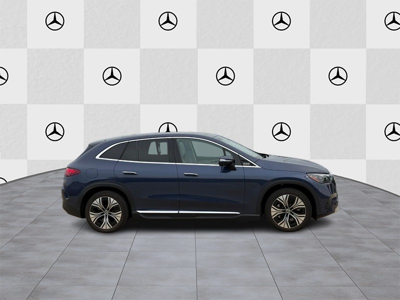 Mercedes-Benz EQE Vehicle Full-screen Gallery Image 02