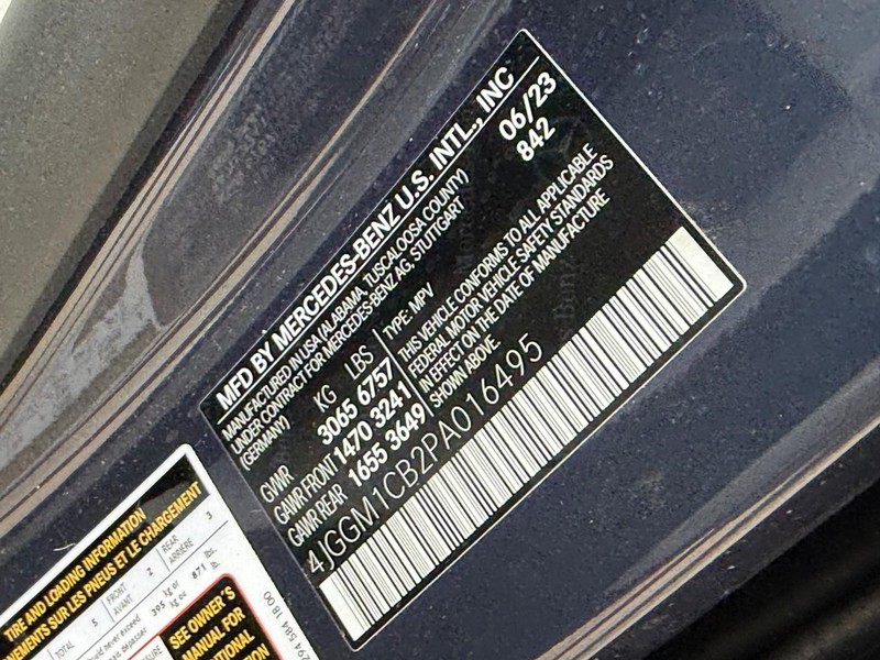 Mercedes-Benz EQE Vehicle Full-screen Gallery Image 25
