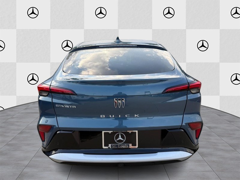 Buick Envista Vehicle Full-screen Gallery Image 05