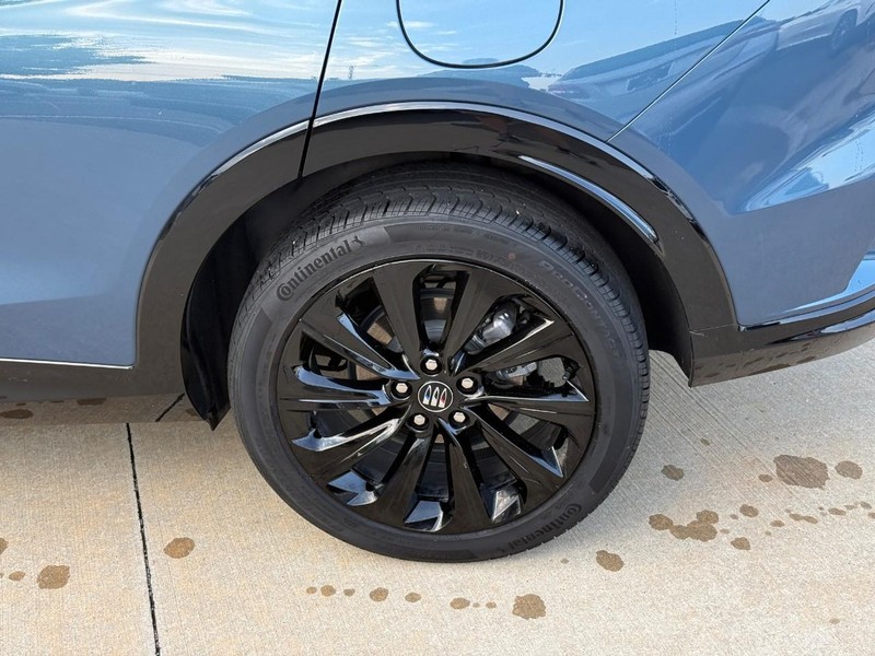 Buick Envista Vehicle Full-screen Gallery Image 09