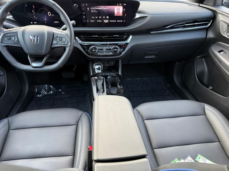 Buick Envista Vehicle Full-screen Gallery Image 11