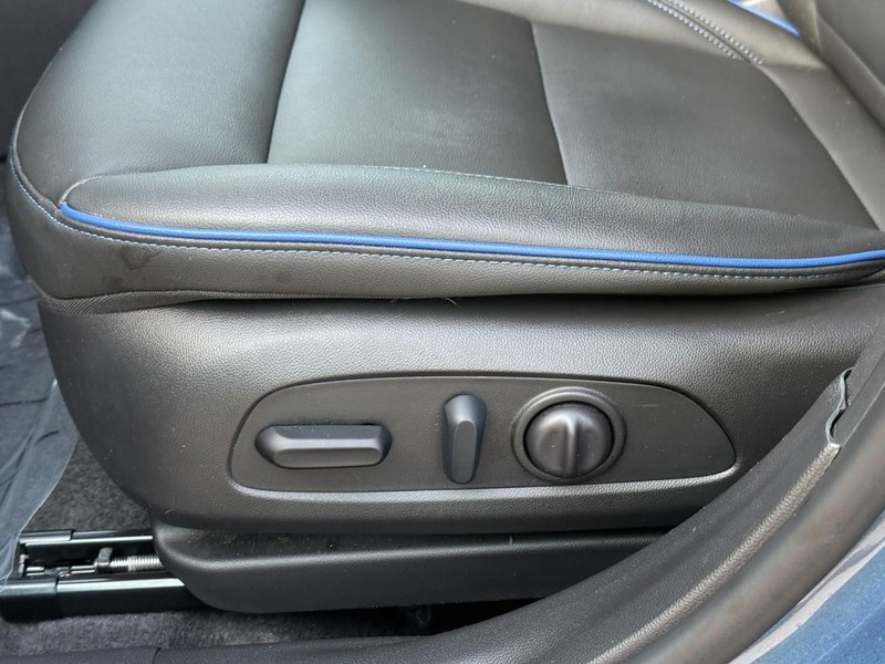 Buick Envista Vehicle Full-screen Gallery Image 17