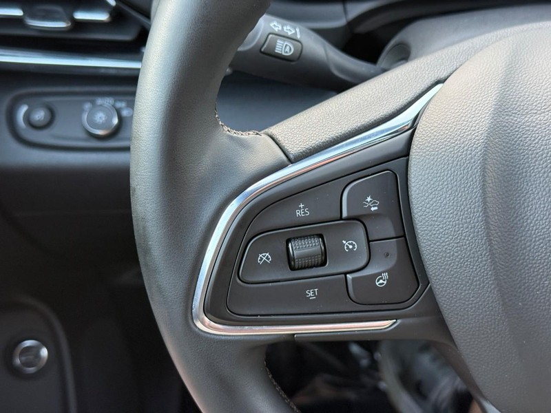 Buick Envista Vehicle Full-screen Gallery Image 18