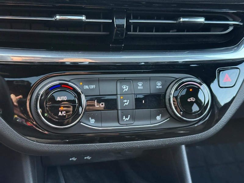 Buick Envista Vehicle Full-screen Gallery Image 21