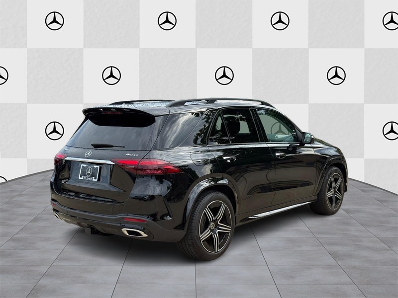Mercedes-Benz GLE Vehicle Full-screen Gallery Image 2