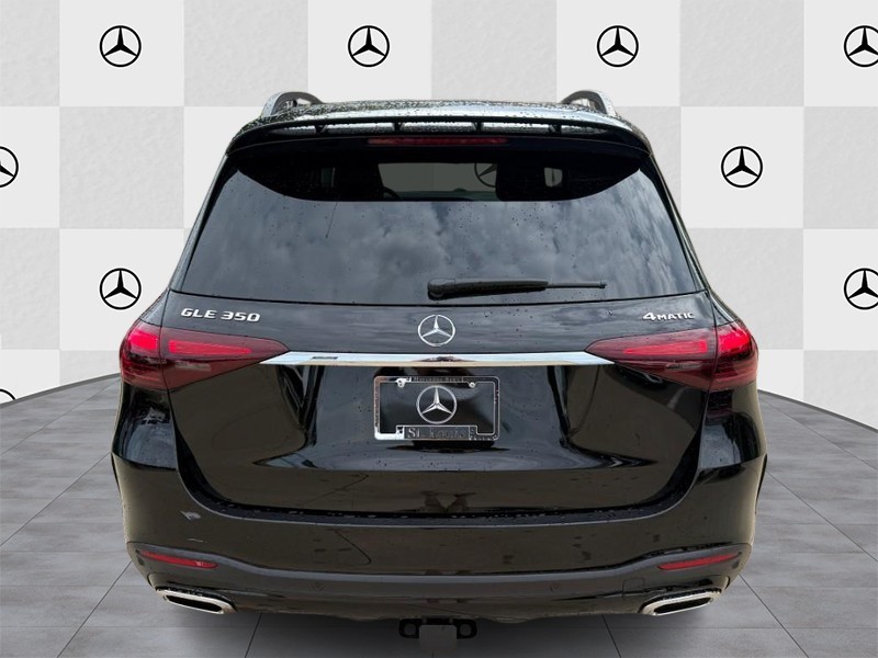 Mercedes-Benz GLE Vehicle Full-screen Gallery Image 6