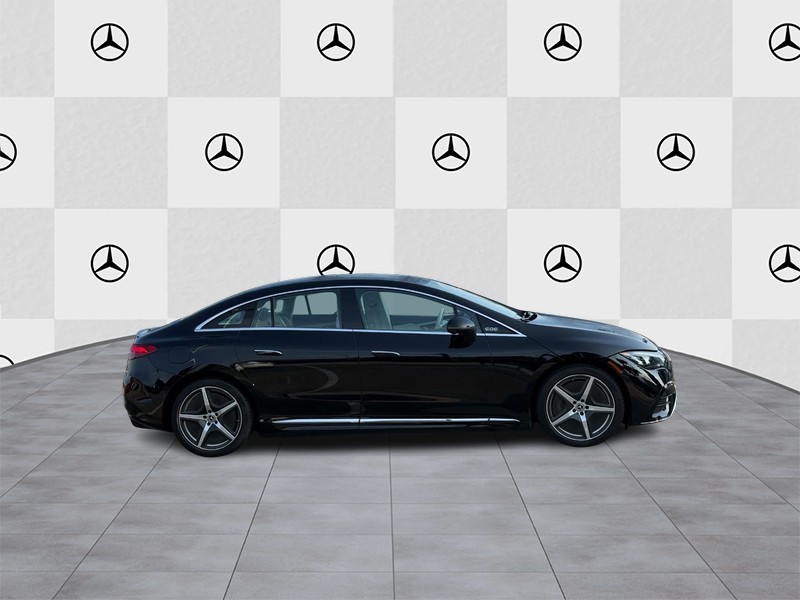 Mercedes-Benz EQE Vehicle Full-screen Gallery Image 2