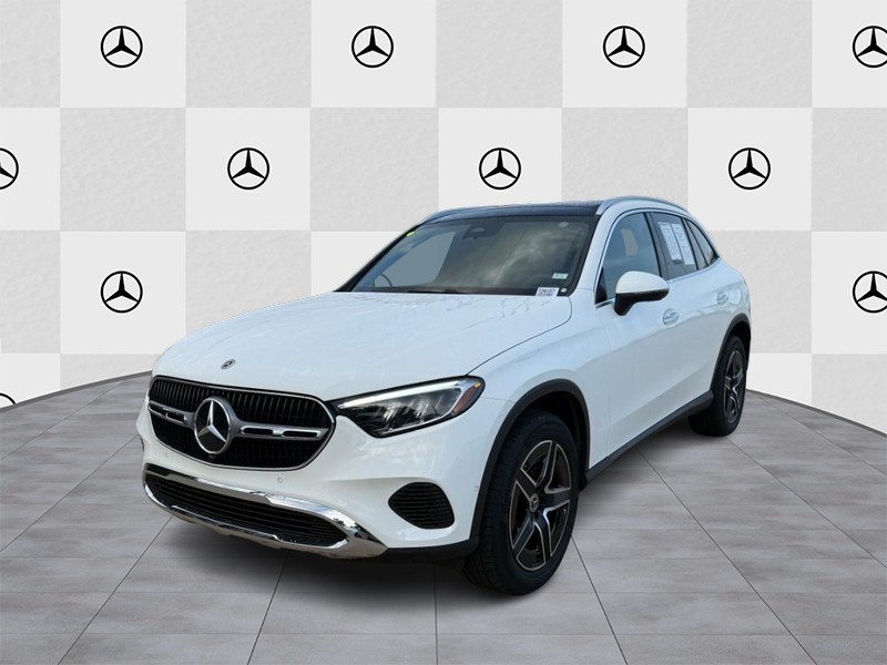 Mercedes-Benz GLC Vehicle Full-screen Gallery Image 5