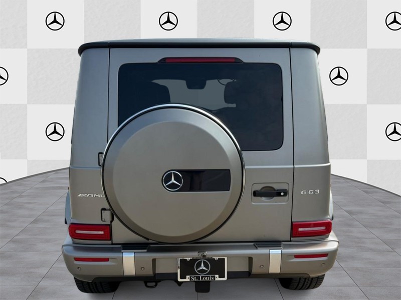 Mercedes-Benz G-Class Vehicle Full-screen Gallery Image 6