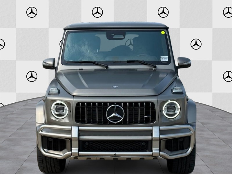 Mercedes-Benz G-Class Vehicle Full-screen Gallery Image 7