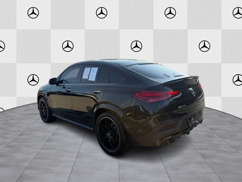 Mercedes-Benz GLE Vehicle Full-screen Gallery Image 7