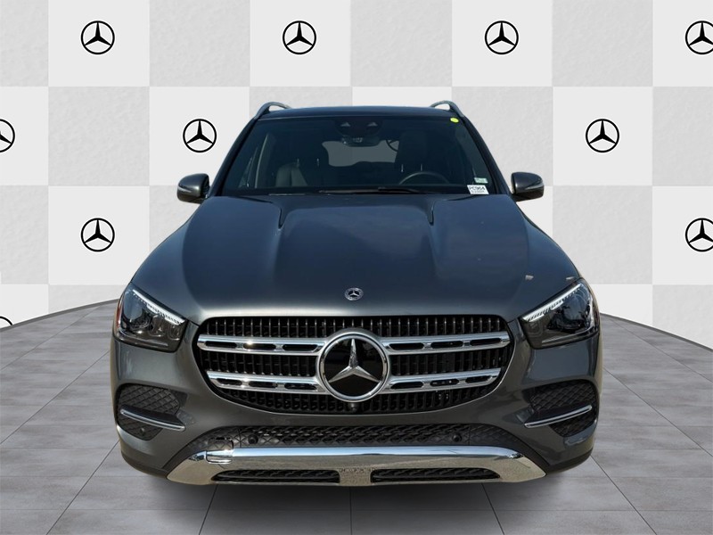 Mercedes-Benz GLE Vehicle Full-screen Gallery Image 7