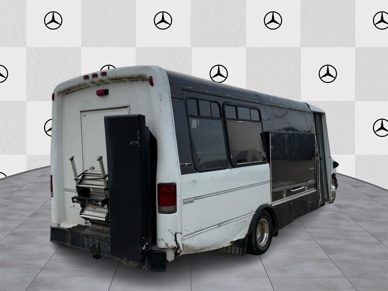 Ford Econoline Commercial Cutaway Vehicle Full-screen Gallery Image 3