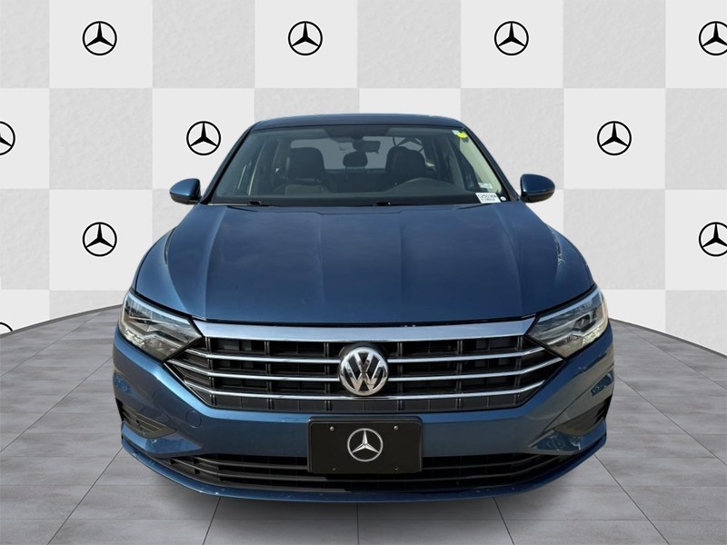 Volkswagen Jetta Vehicle Full-screen Gallery Image 5