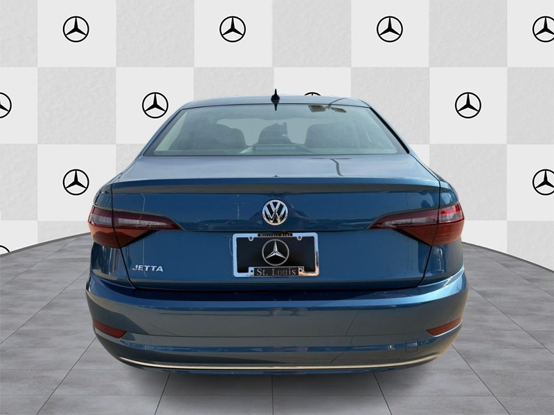 Volkswagen Jetta Vehicle Full-screen Gallery Image 7
