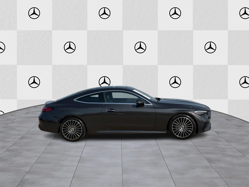 Mercedes-Benz CLE Vehicle Full-screen Gallery Image 2