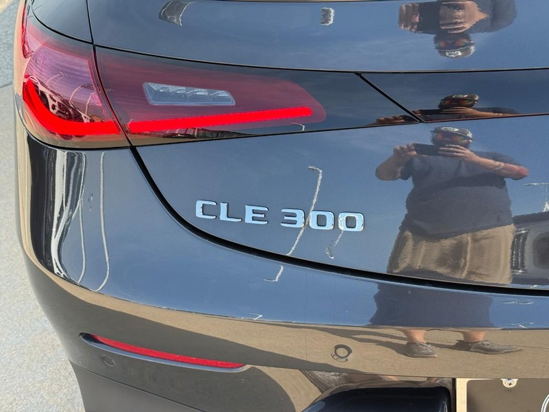 Mercedes-Benz CLE Vehicle Full-screen Gallery Image 10
