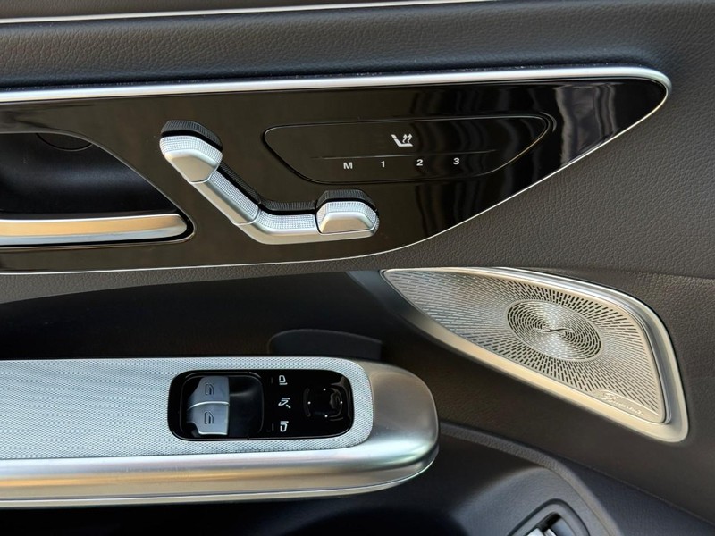 Mercedes-Benz CLE Vehicle Full-screen Gallery Image 15